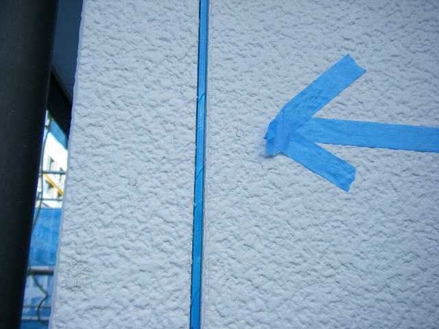 守山区でシーリングの交換工事を実施、新規シーリングを補填してならし作業